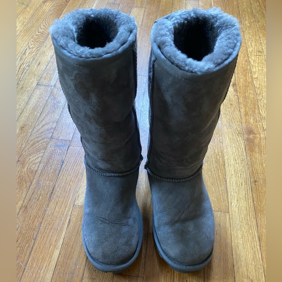 UGG Classic Tall Gray Women’s Size 7 - Very Good Condition - Picture 1 of 5